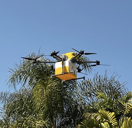 无人机与无人配送机器人，谁将主导未来物流？-第1张图片-广州国自机器人