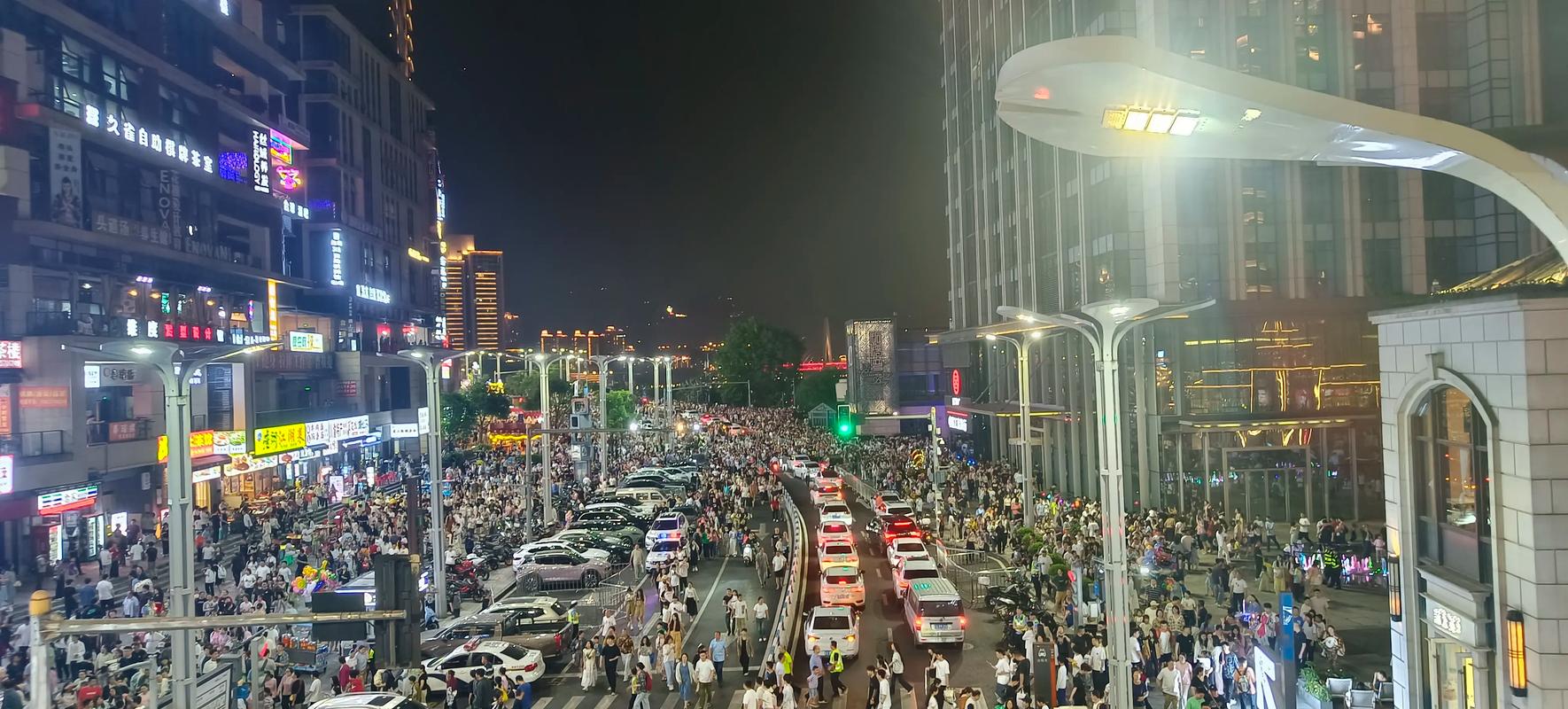 无人机夜间能否拍到人?-第2张图片-广州国自机器人 无人机夜间能否拍到人?-第2张图片-广州国自机器人