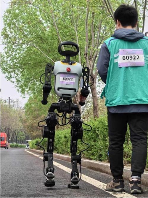 qrio机器人慢跑视频,为何能如此灵活?-第1张图片-广州国自机器人 qrio机器人慢跑视频,为何能如此灵活?-第1张图片-广州国自机器人