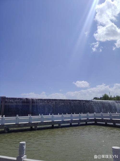 宁夏银川湖面无人机拍到什么？-第3张图片-广州国自机器人