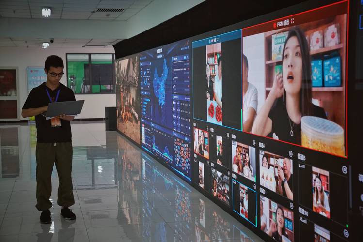 无人机 led现场直播-第3张图片-广州国自机器人