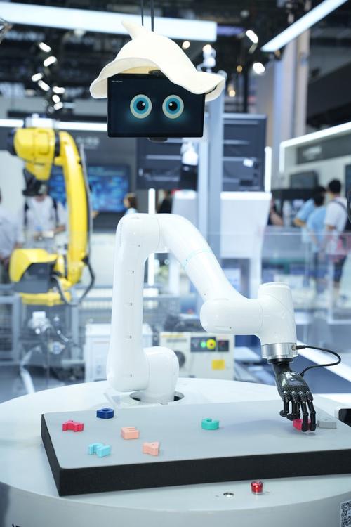 清华儿童机器人获融资，技术如何落地？-第3张图片-广州国自机器人