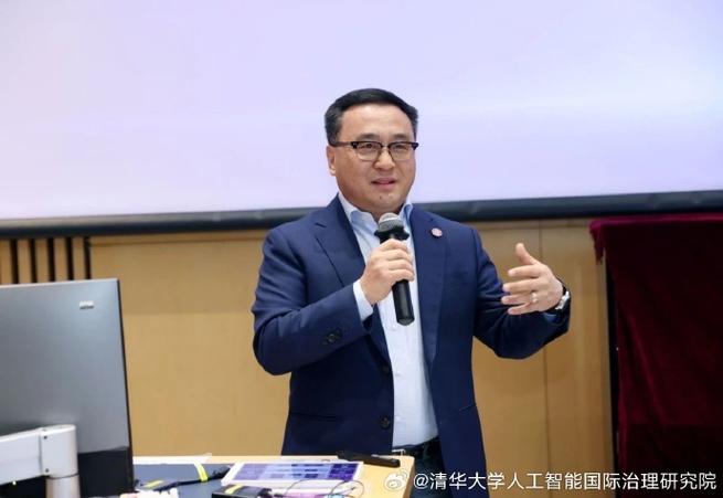 清华AI老师有何教学特色？-第2张图片-广州国自机器人