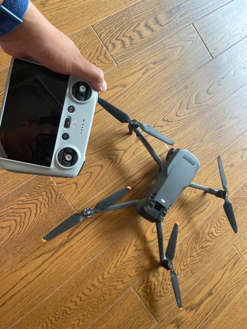 大疆无人机与苹果手机如何协同使用？-第1张图片-广州国自机器人