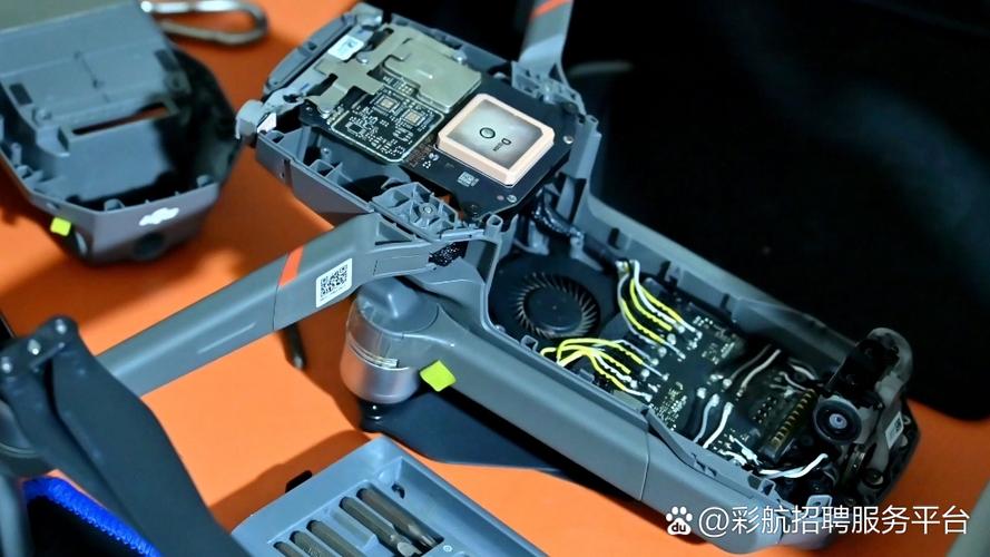 360儿童机器人拆开后藏着什么秘密？-第3张图片-广州国自机器人