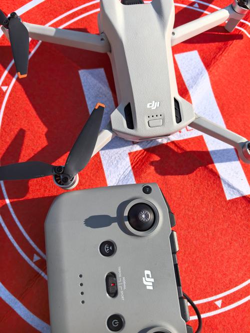大疆手持无人机拍照怎么用？-第3张图片-广州国自机器人