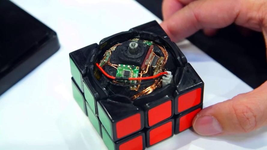 机器人0.637秒拧魔方，如何做到的？-第1张图片-广州国自机器人
