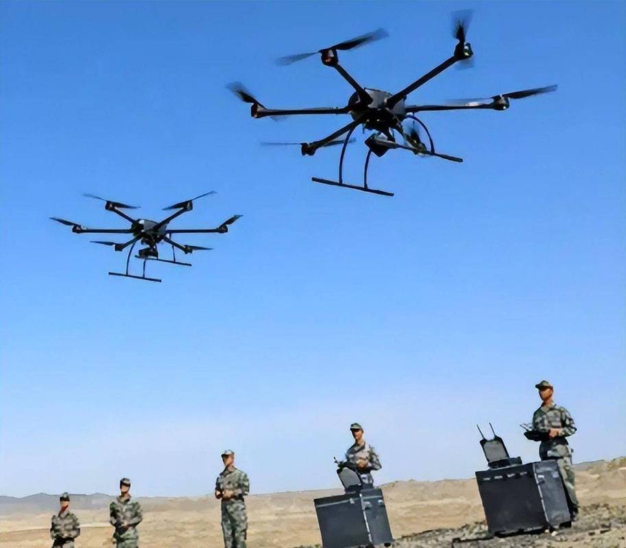 军事无人机飞行学院视频教啥飞行技巧？-第2张图片-广州国自机器人