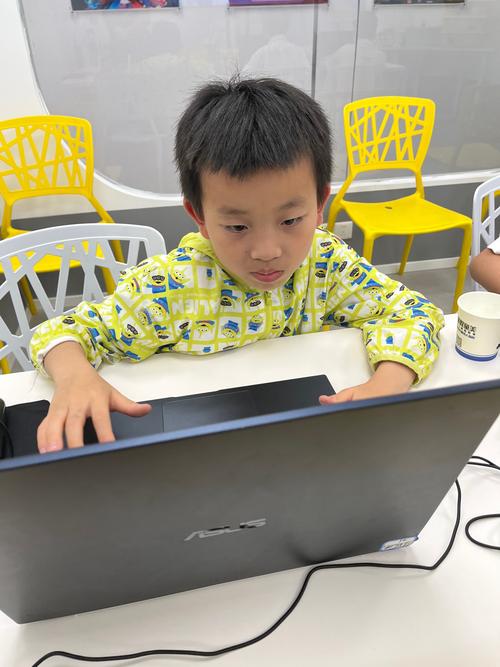 root编程机器人怎么选？-第1张图片-广州国自机器人