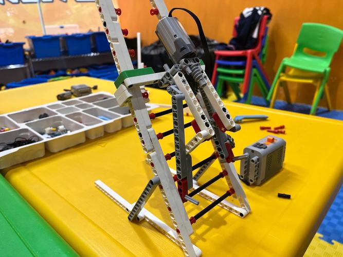 积木机器人视频怎么玩？小米这款有何不同？-第2张图片-广州国自机器人