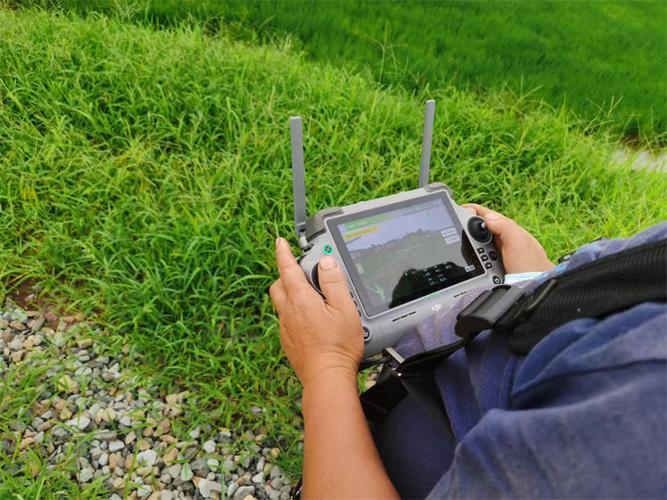 无人机打药培训如何快速上岗?-第3张图片-广州国自机器人 无人机打药培训如何快速上岗?-第3张图片-广州国自机器人