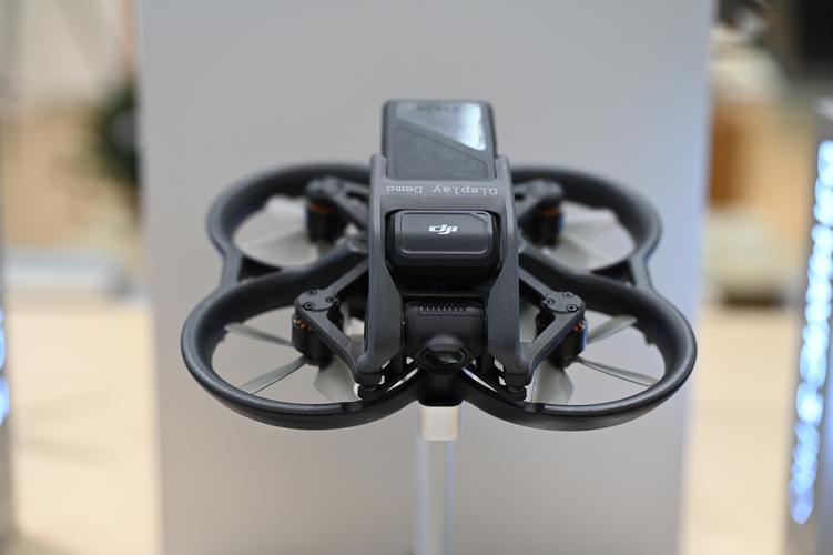 大疆无人机需插卡？平板如何连接控制？-第1张图片-广州国自机器人