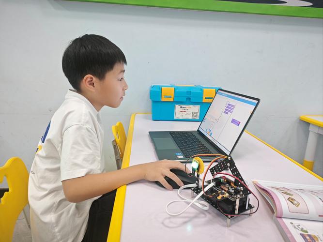 dash机器人课程视频怎么学？-第1张图片-广州国自机器人