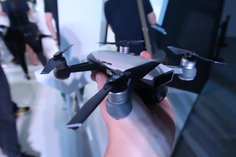 大疆Spark无人机有何独特优势？-第1张图片-广州国自机器人
