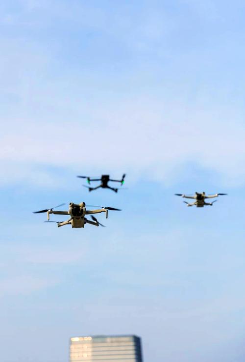 无人机2.4G距离到底能飞多远？-第2张图片-广州国自机器人