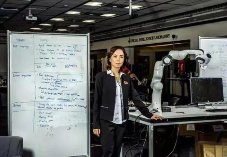 李飞飞在人工智能大会上讲了什么？-第2张图片-广州国自机器人