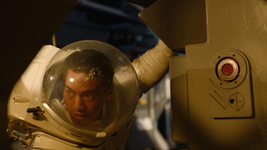 纳米机器人焚烧人 电影-第1张图片-广州国自机器人