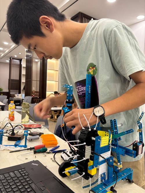 Makex机器人比赛比什么？如何快速备赛？-第1张图片-广州国自机器人