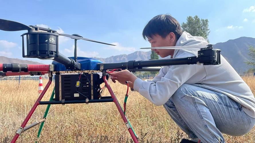 无人机飞手自学能顺利通过考试吗?-第1张图片-广州国自机器人 无人机飞手自学能顺利通过考试吗?-第1张图片-广州国自机器人