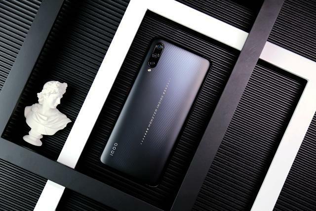 vivoiQOO机器人-第1张图片-广州国自机器人