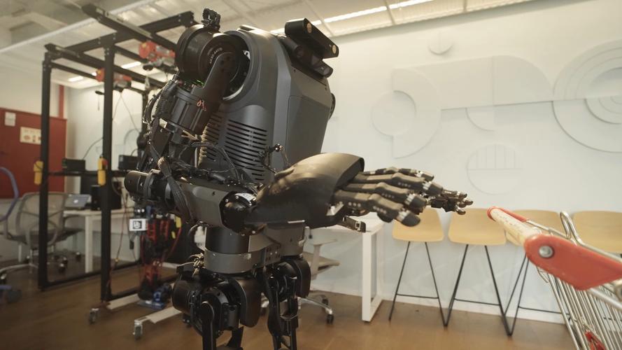 机器人Promobot有何独特能力或用途?-第2张图片-广州国自机器人 机器人Promobot有何独特能力或用途?-第2张图片-广州国自机器人