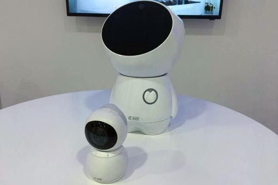 乐橙小忆机器人,哪款更适合家庭陪伴?-第1张图片-广州国自机器人 乐橙小忆机器人,哪款更适合家庭陪伴?-第1张图片-广州国自机器人