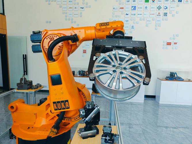 TUV莱茵工业机器人有何独特优势？-第2张图片-广州国自机器人