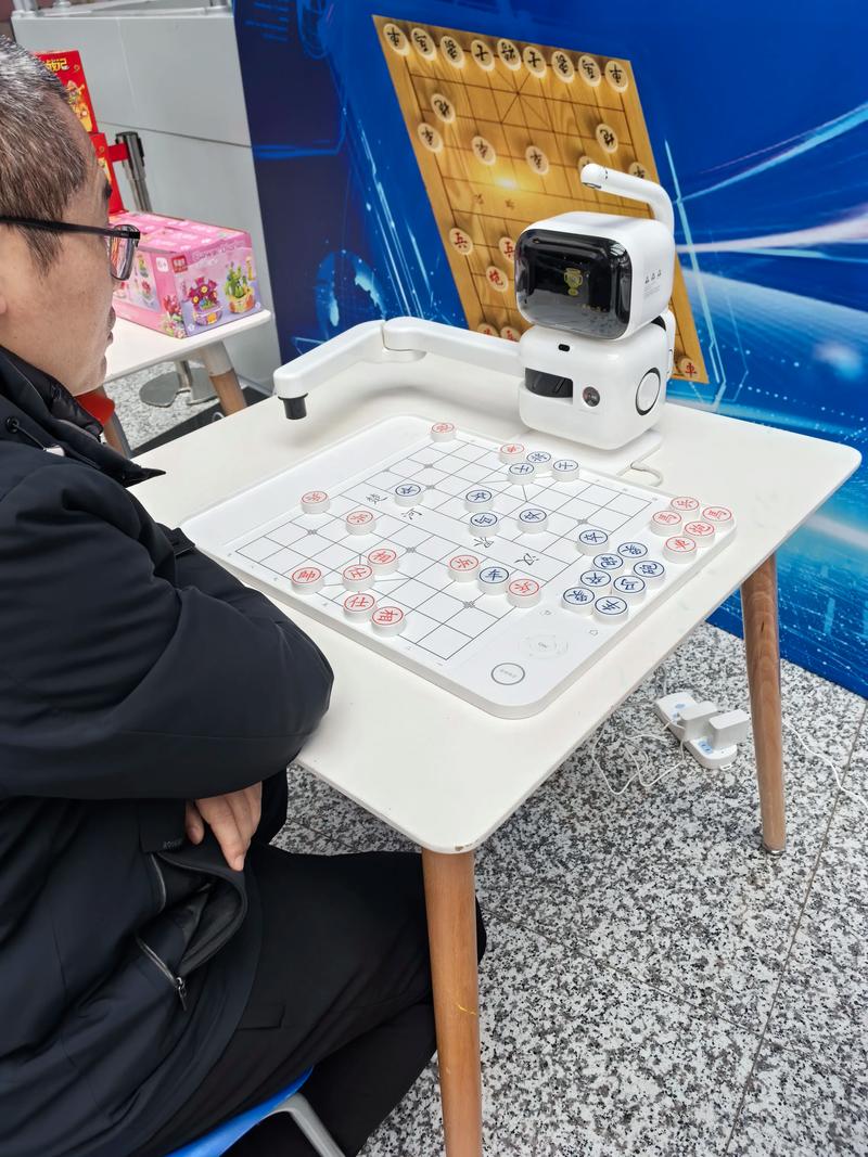 人机对弈，国际象棋谁更胜一筹？-第1张图片-广州国自机器人