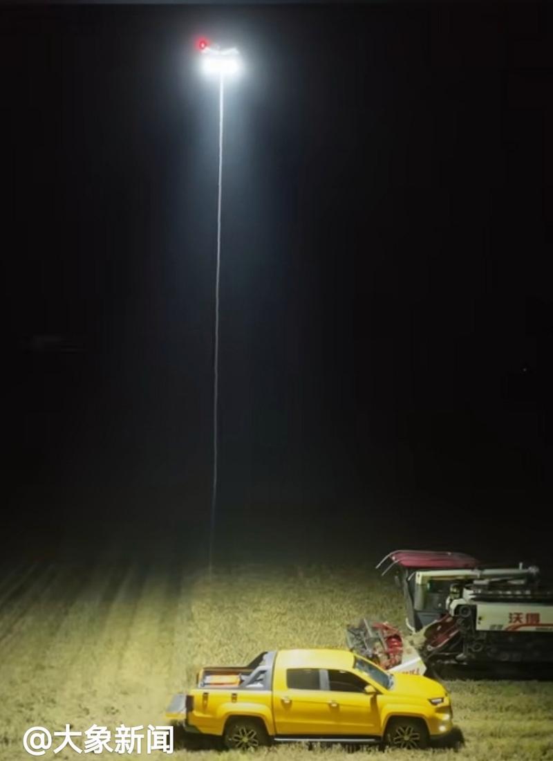 晚上无人机白色灯是什么？-第3张图片-广州国自机器人