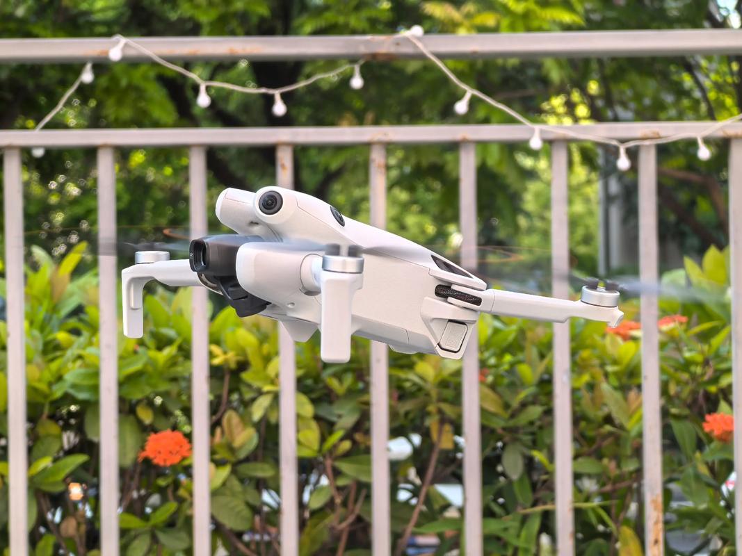 mini疆四轴无人机有哪些独特功能？-第1张图片-广州国自机器人