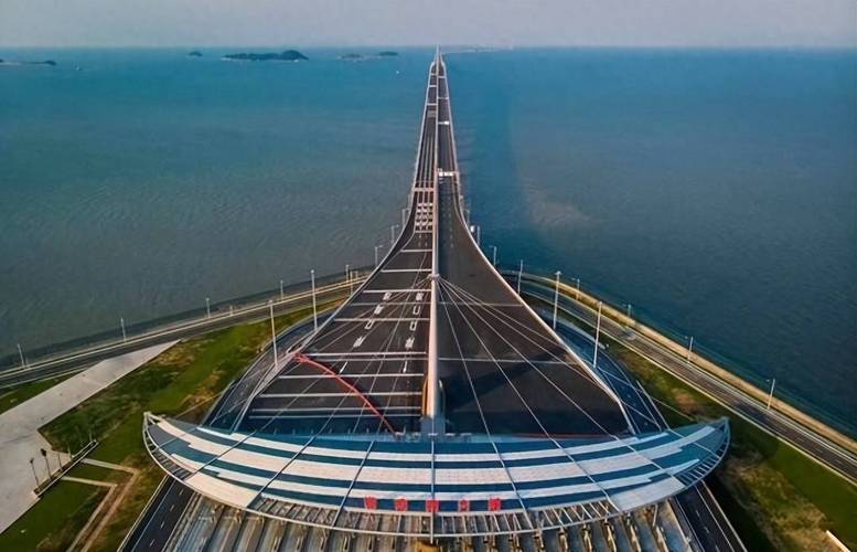 港珠澳大桥无人车无人机如何协同作业？-第2张图片-广州国自机器人