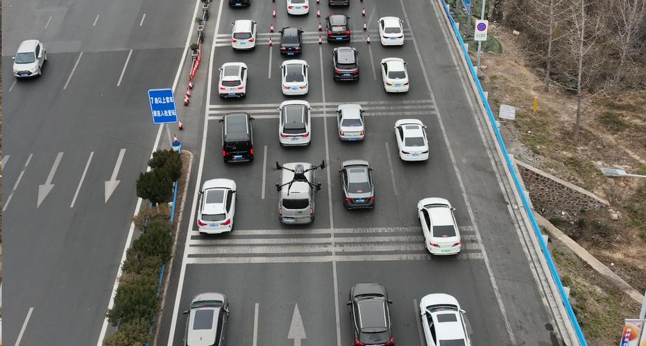 堵车 无人机 查看路况-第1张图片-广州国自机器人 堵车 无人机 查看路况-第1张图片-广州国自机器人