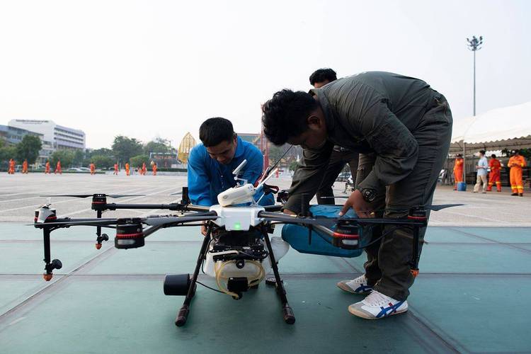 保定AOPA无人机培训哪里好？-第1张图片-广州国自机器人