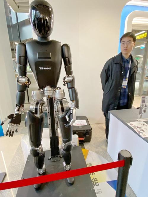 世界上第一台智能机器人诞生于何时何地?-第1张图片-广州国自机器人 世界上第一台智能机器人诞生于何时何地?-第1张图片-广州国自机器人