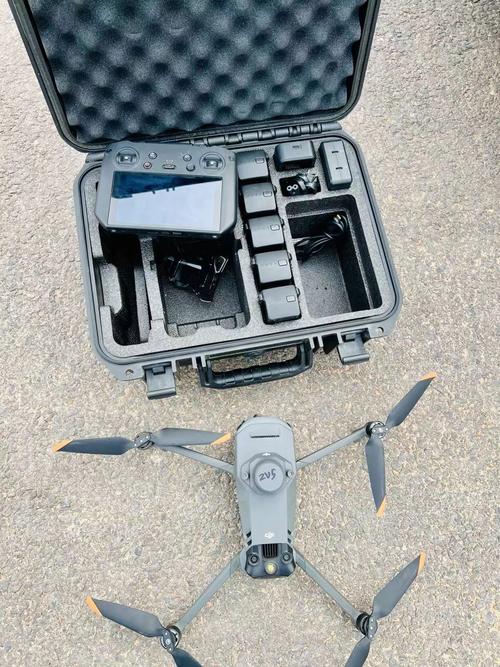 yuneec无人机手持,有哪些独特优势?-第1张图片-广州国自机器人 yuneec无人机手持,有哪些独特优势?-第1张图片-广州国自机器人