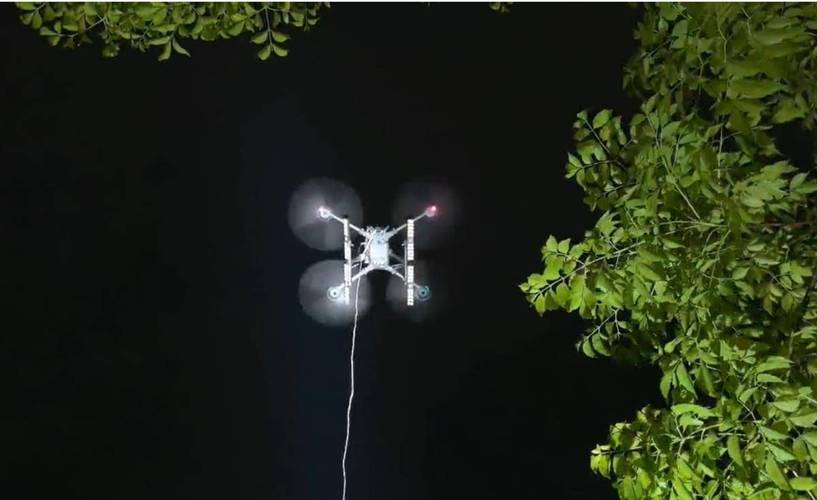 无人机夜间照明系统如何提升作业效率?-第1张图片-广州国自机器人 无人机夜间照明系统如何提升作业效率?-第1张图片-广州国自机器人