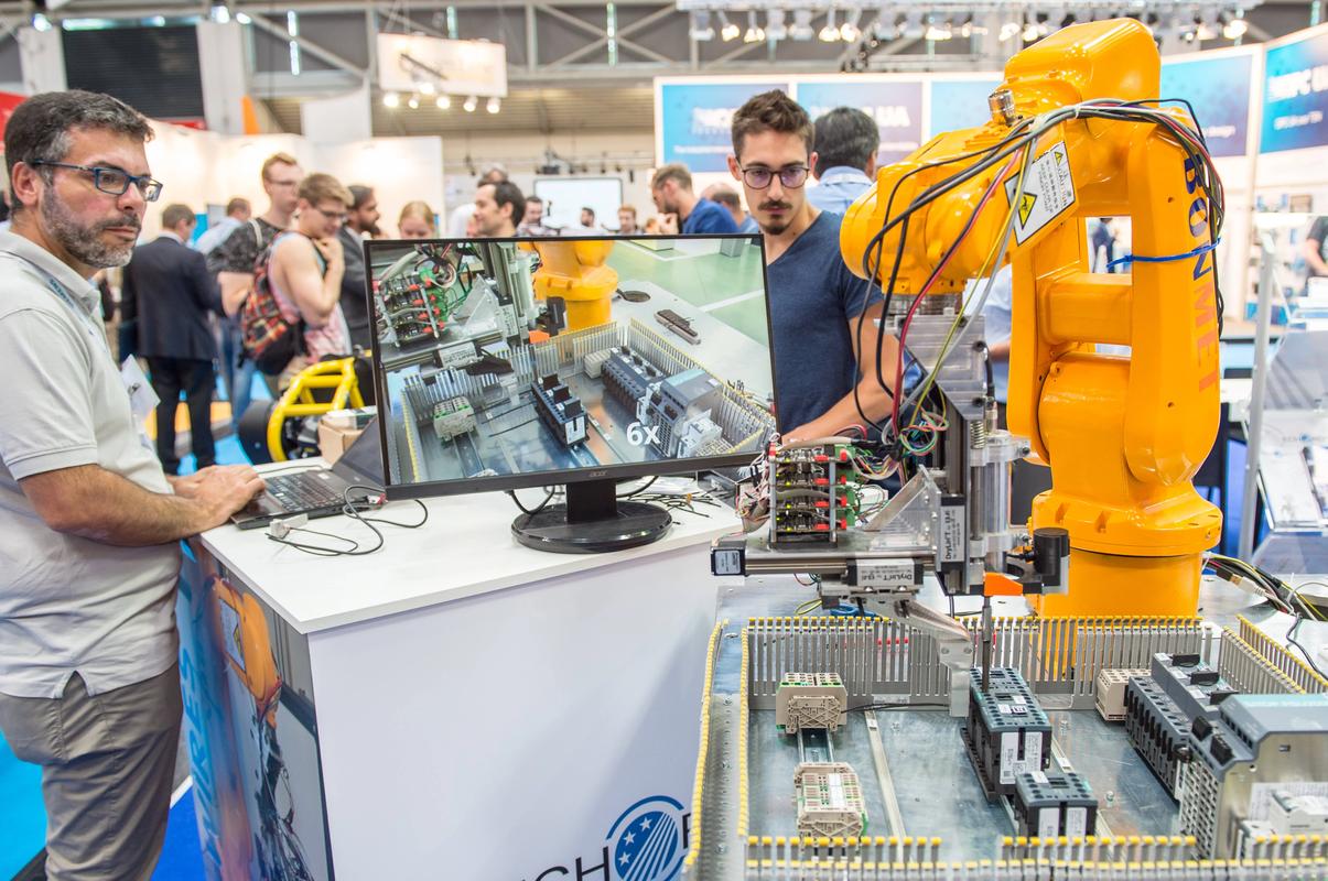 2025年工业机器人将如何重塑制造业?-第3张图片-广州国自机器人 2025年工业机器人将如何重塑制造业?-第3张图片-广州国自机器人