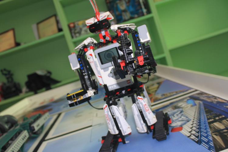 乐高积木机器人组装视频怎么学？-第1张图片-广州国自机器人