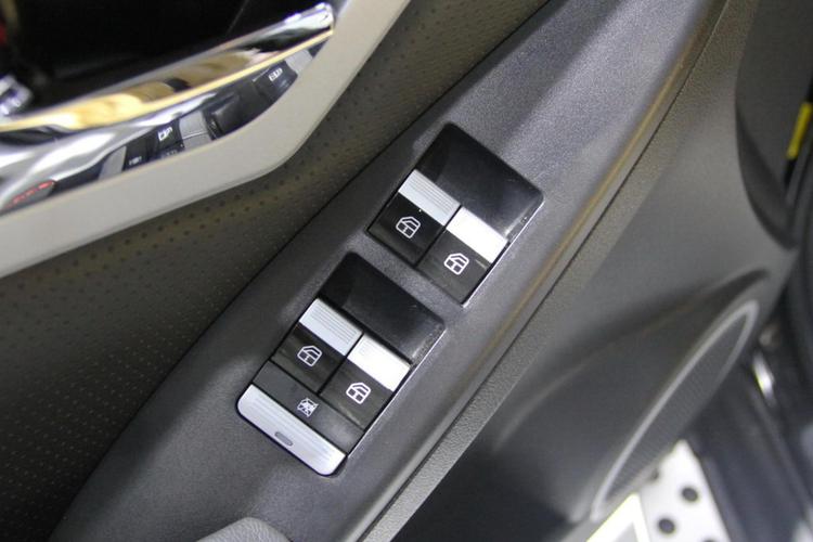 萝卜车载机器人开关怎么用？-第2张图片-广州国自机器人