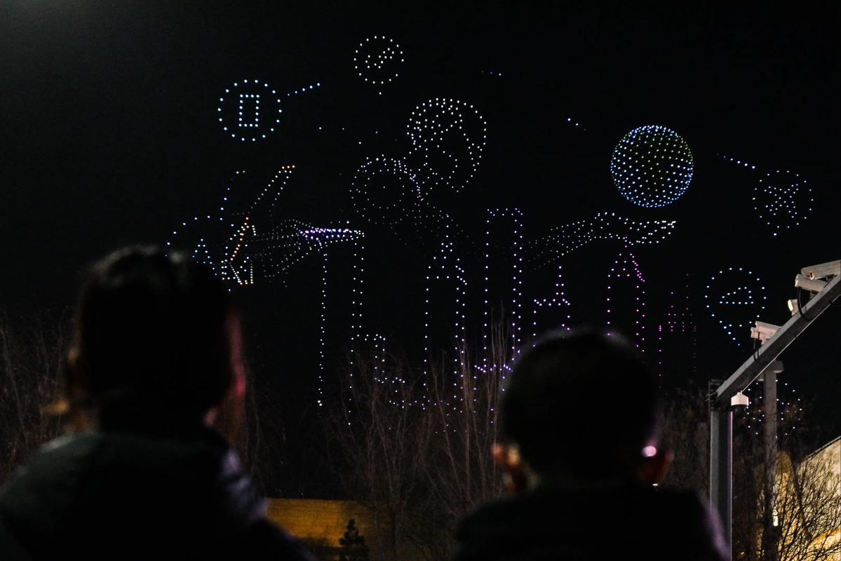 Intel 无人机灯光秀，究竟是如何震撼夜空的？-第3张图片-广州国自机器人