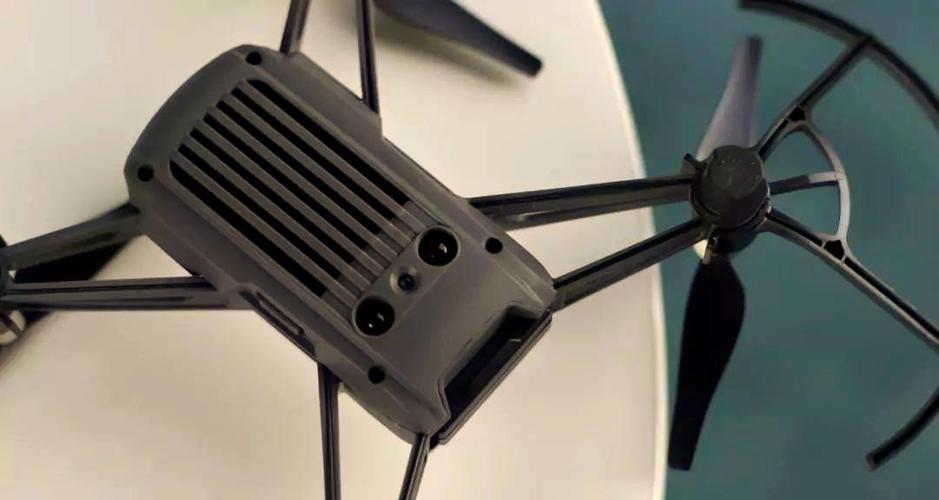 Tello玩具无人机怎么玩?有哪些飞行技巧?-第1张图片-广州国自机器人 Tello玩具无人机怎么玩?有哪些飞行技巧?-第1张图片-广州国自机器人