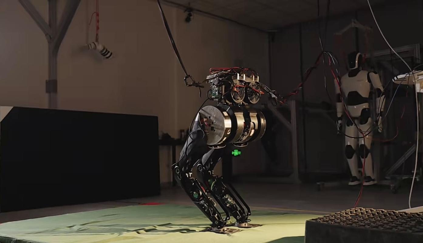 机器人后空翻视频是怎么做到的？-第2张图片-广州国自机器人