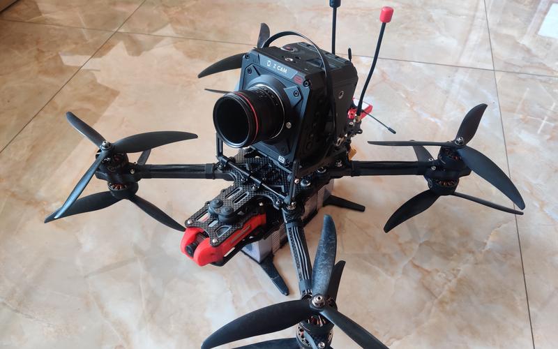 x8航拍四轴无人机视频有何看点？-第2张图片-广州国自机器人