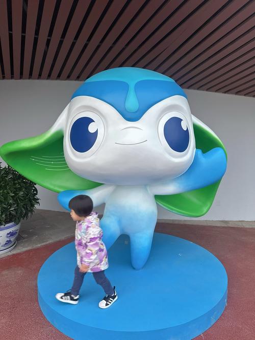 伪装机器人babyQ是何物？-第1张图片-广州国自机器人