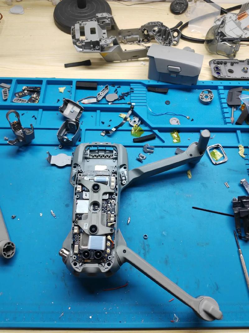 DJI无人机如何安全拆卸螺旋桨?-第3张图片-广州国自机器人 DJI无人机如何安全拆卸螺旋桨?-第3张图片-广州国自机器人