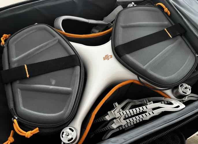 大疆精灵4背包怎么背才方便？-第2张图片-广州国自机器人