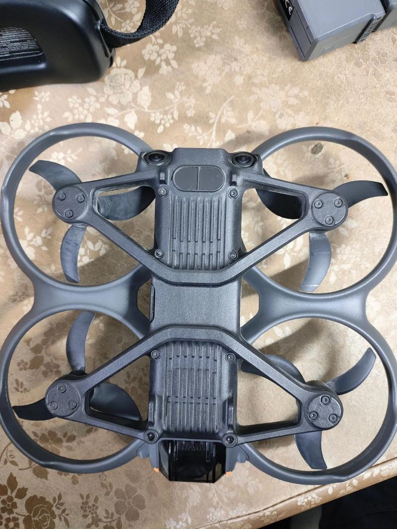 大疆无人机是否支持VR功能?-第2张图片-广州国自机器人 大疆无人机是否支持VR功能?-第2张图片-广州国自机器人