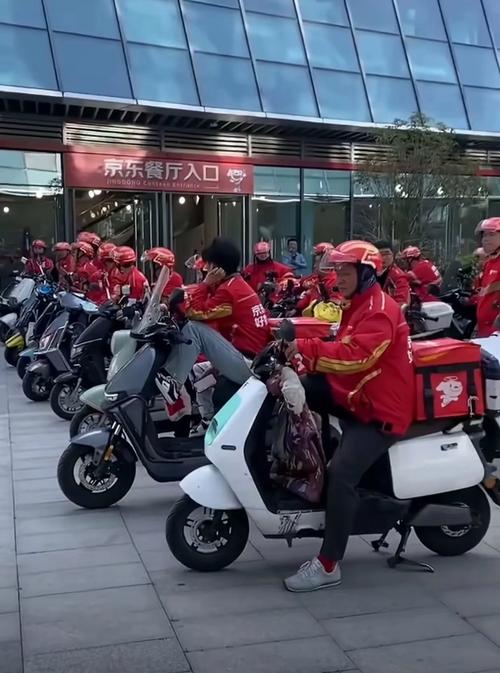 618京东机器人派送，何时到你家？-第1张图片-广州国自机器人