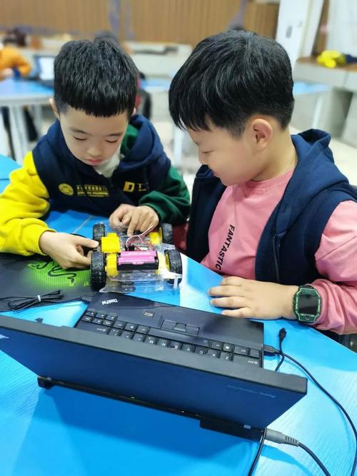 哈尔滨丁丁机器人课程怎么样？-第3张图片-广州国自机器人