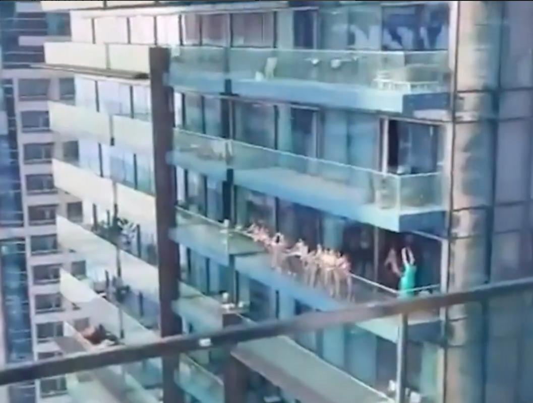 无人机拍裸居女子图片-第2张图片-广州国自机器人